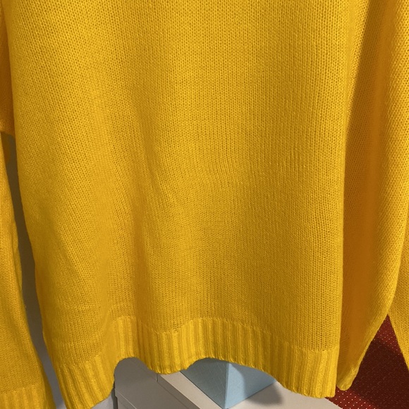 H&M mustard knit sweater - Picture 3 of 10
